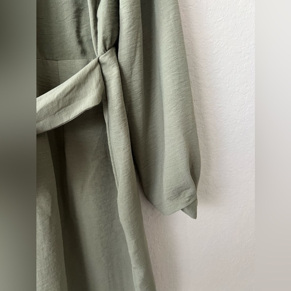 Dress - Picture 4 of 6